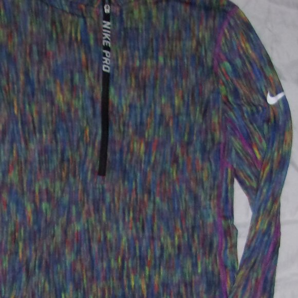 NIKE  size   small womens shirt active wear athletic wear gym work out - Picture 4 of 4